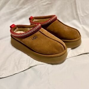 UGG Tazz Platform Slippers Chestnut Size 8